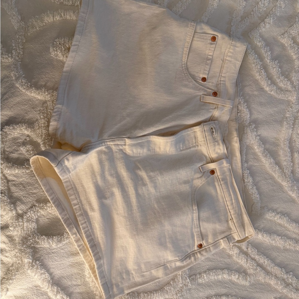 Levi's Cream High-Rise Denim Shorts